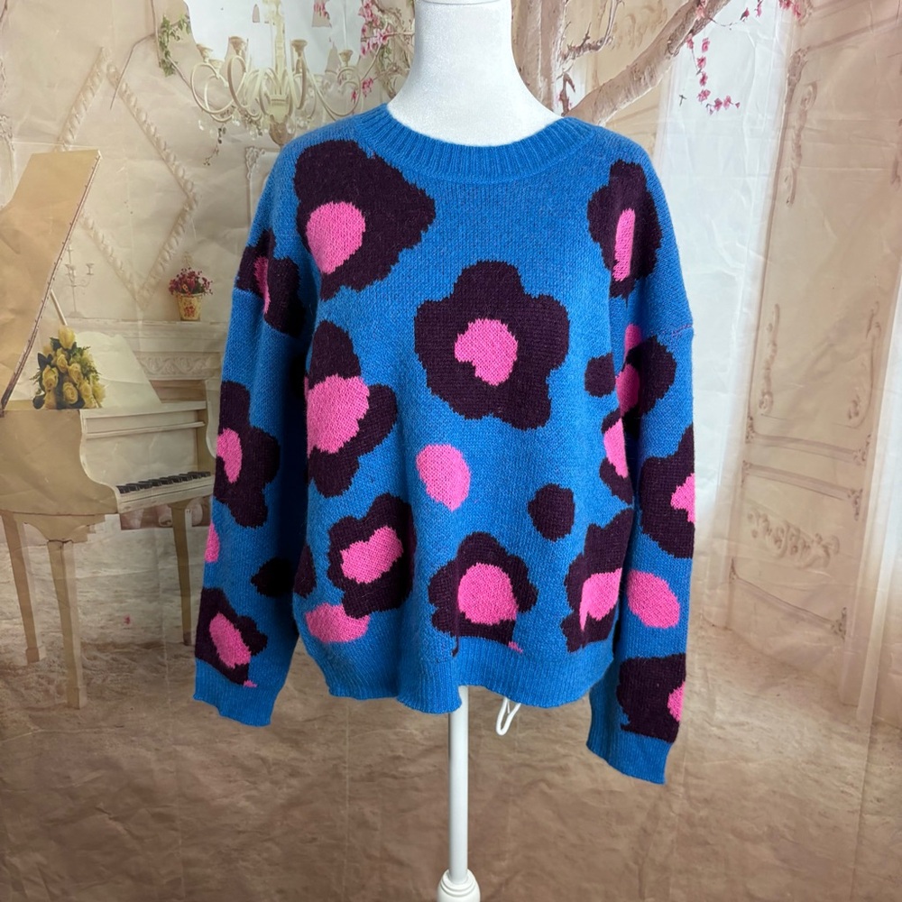 NEW Lilly Pulitzer Ferrara Vibrant Floral Sweater in blue flare - Picture 3 of 12